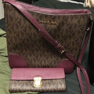 Authentic 100 % Michael Kors bag NEW CONDITION.